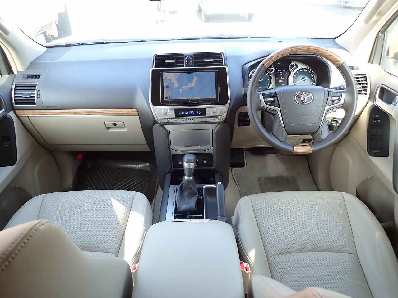 TOYOTA Land Cruiser Prado