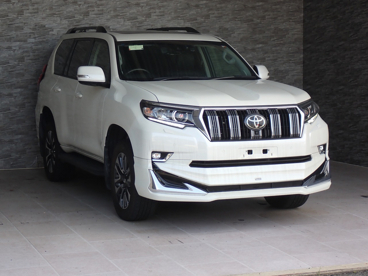 TOYOTA Land Cruiser Prado