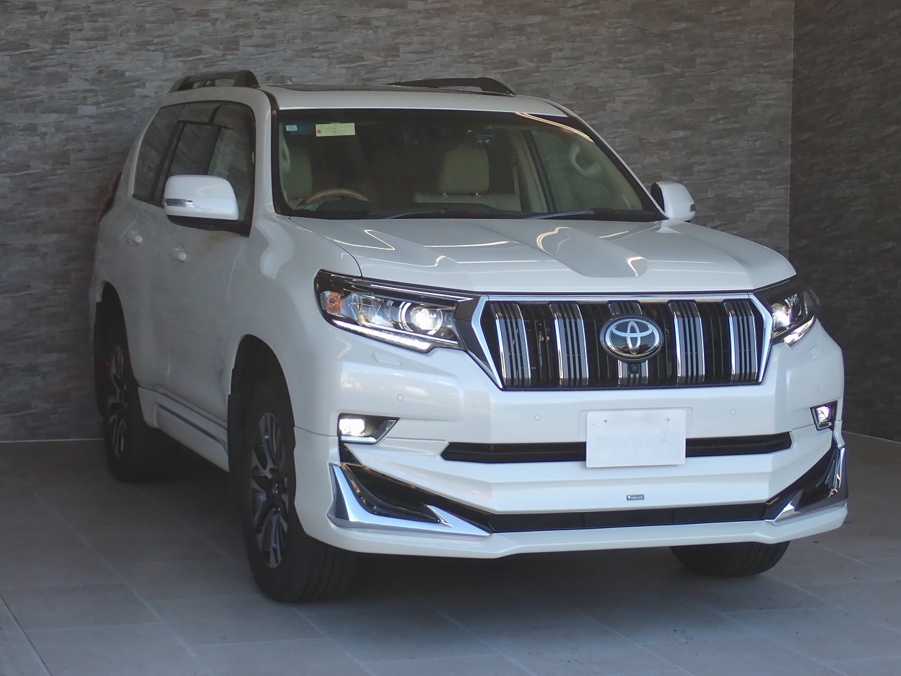 TOYOTA Land Cruiser Prado