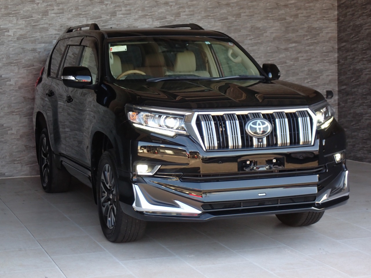 TOYOTA Land Cruiser Prado