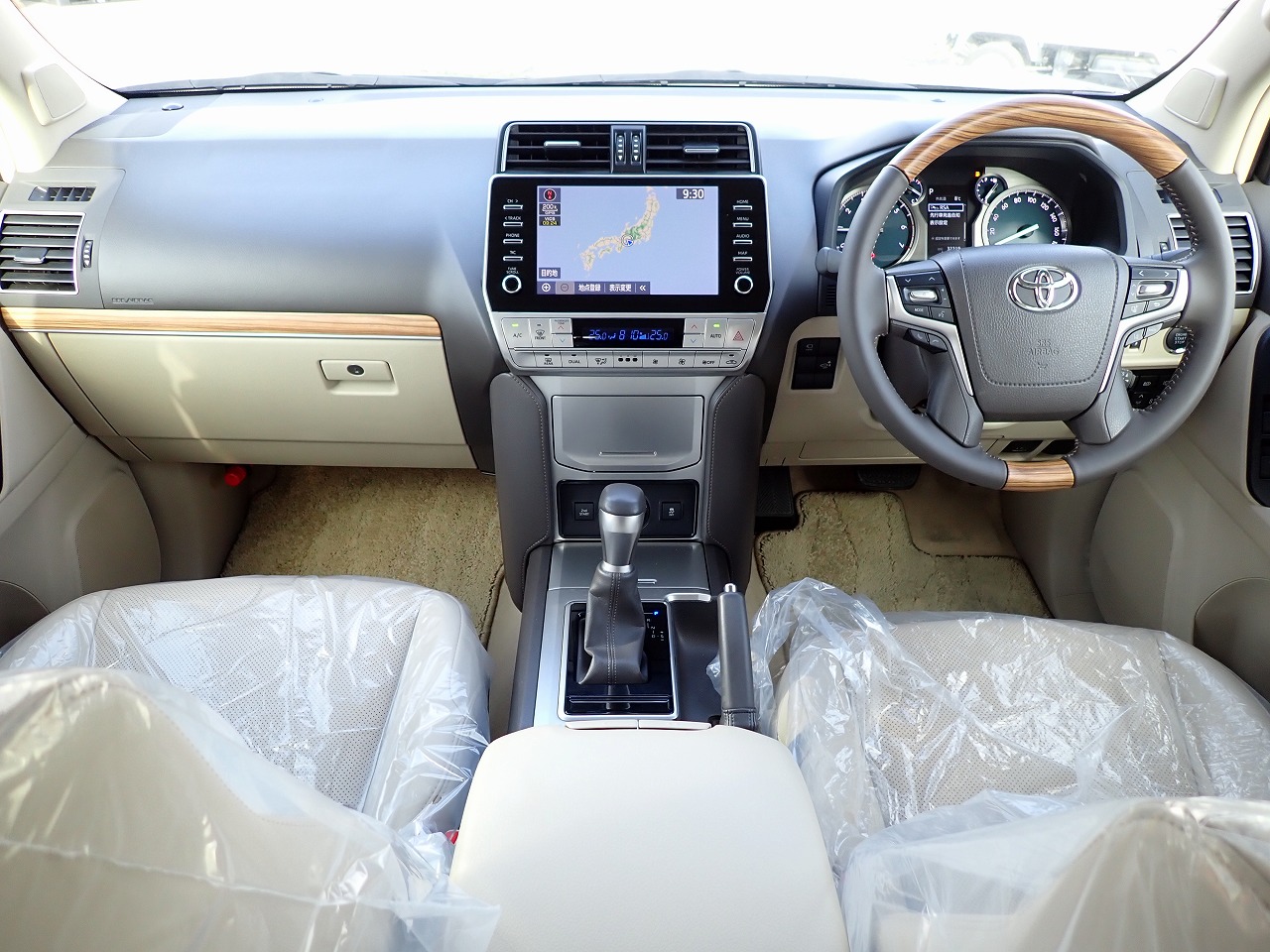 TOYOTA Land Cruiser Prado