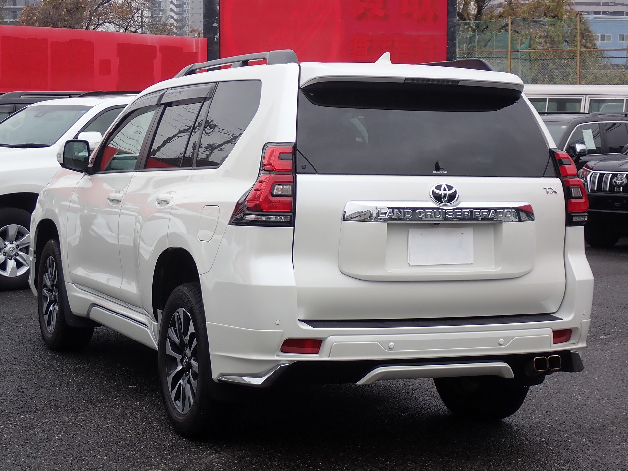 TOYOTA Land Cruiser Prado