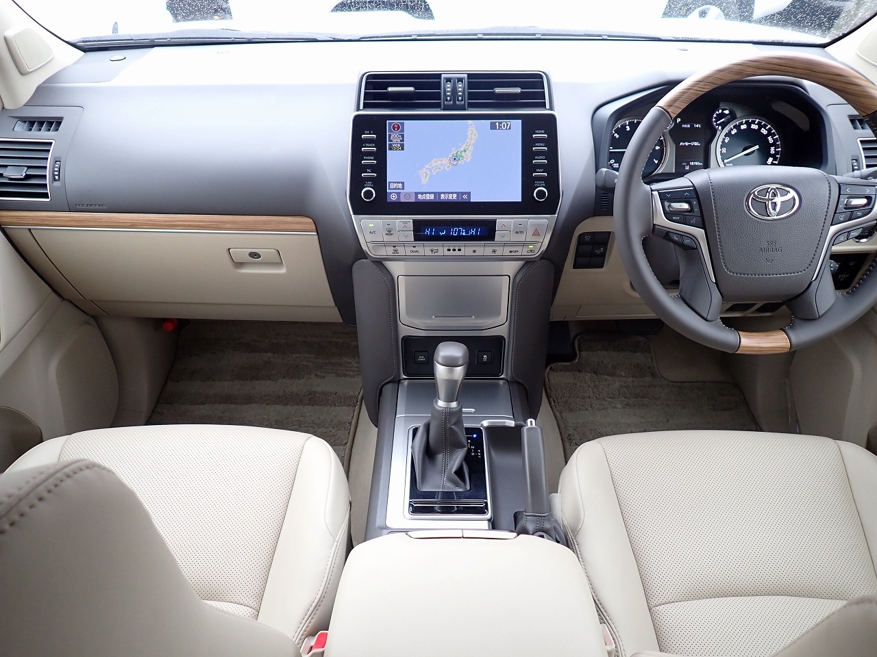 TOYOTA Land Cruiser Prado