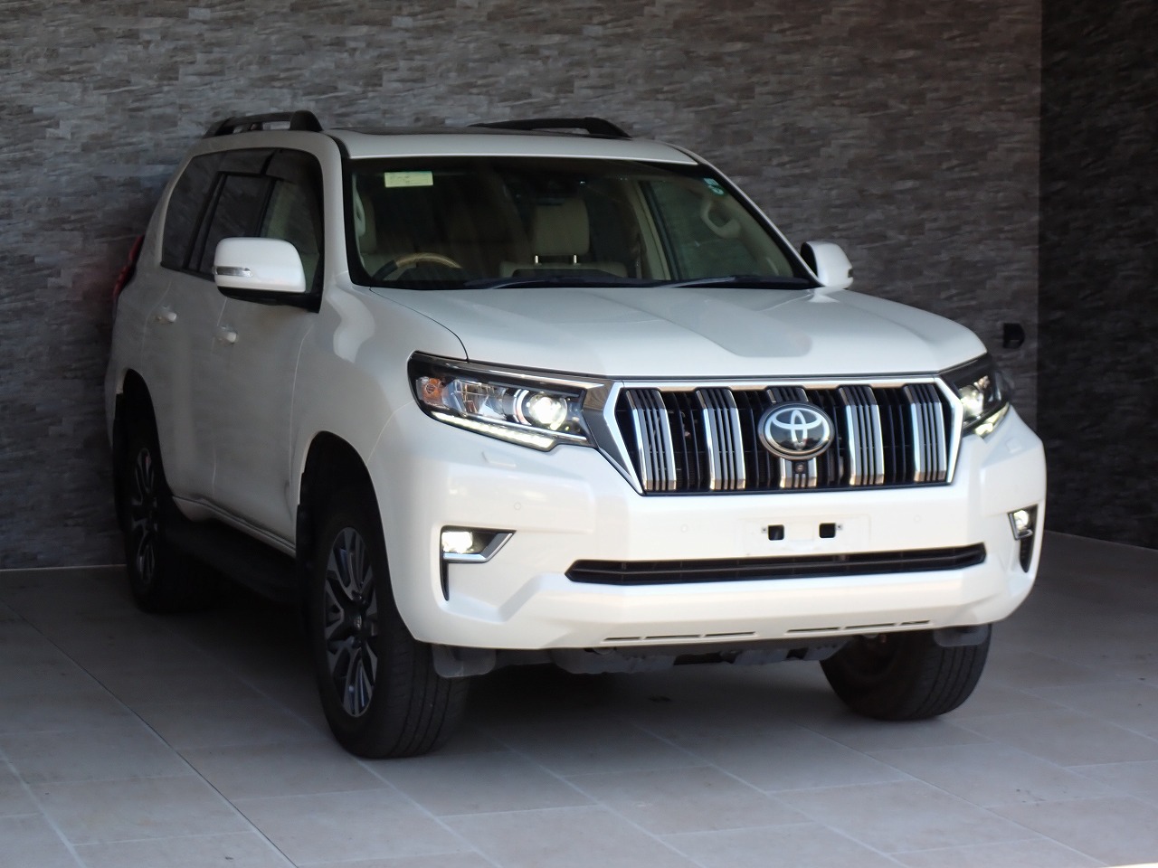 TOYOTA Land Cruiser Prado