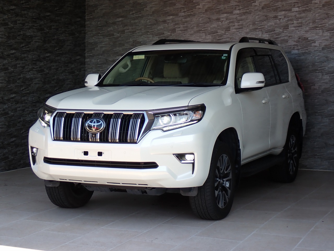 TOYOTA Land Cruiser Prado