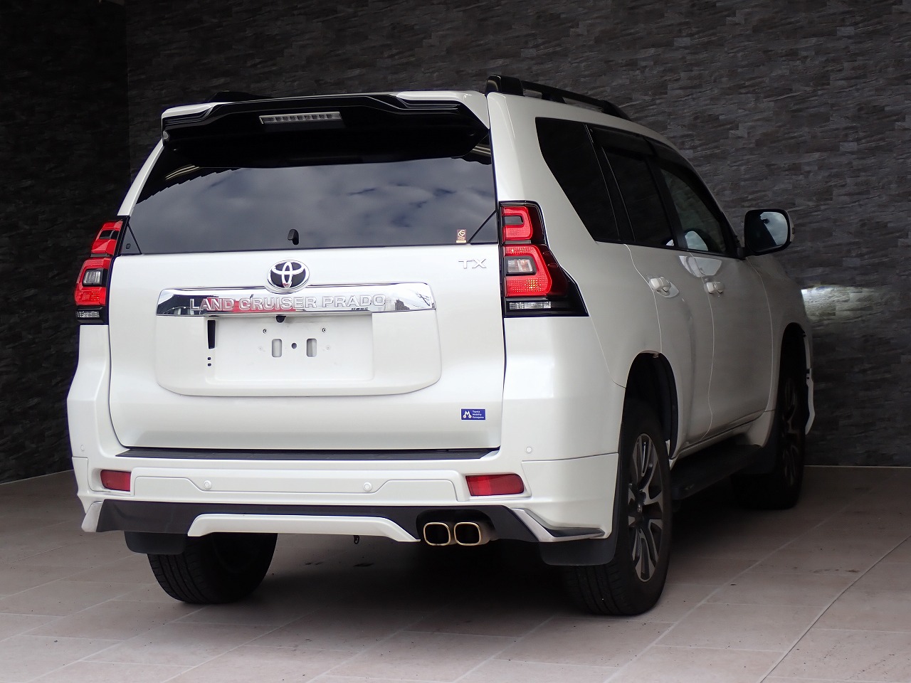 TOYOTA Land Cruiser Prado