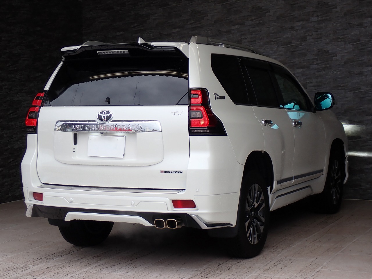 TOYOTA Land Cruiser Prado