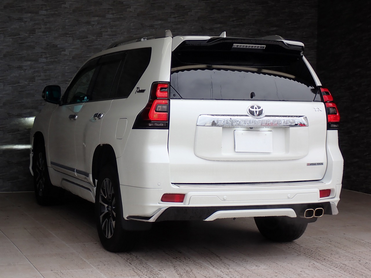 TOYOTA Land Cruiser Prado