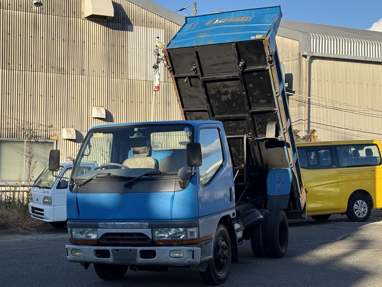 MITSUBISHI Canter