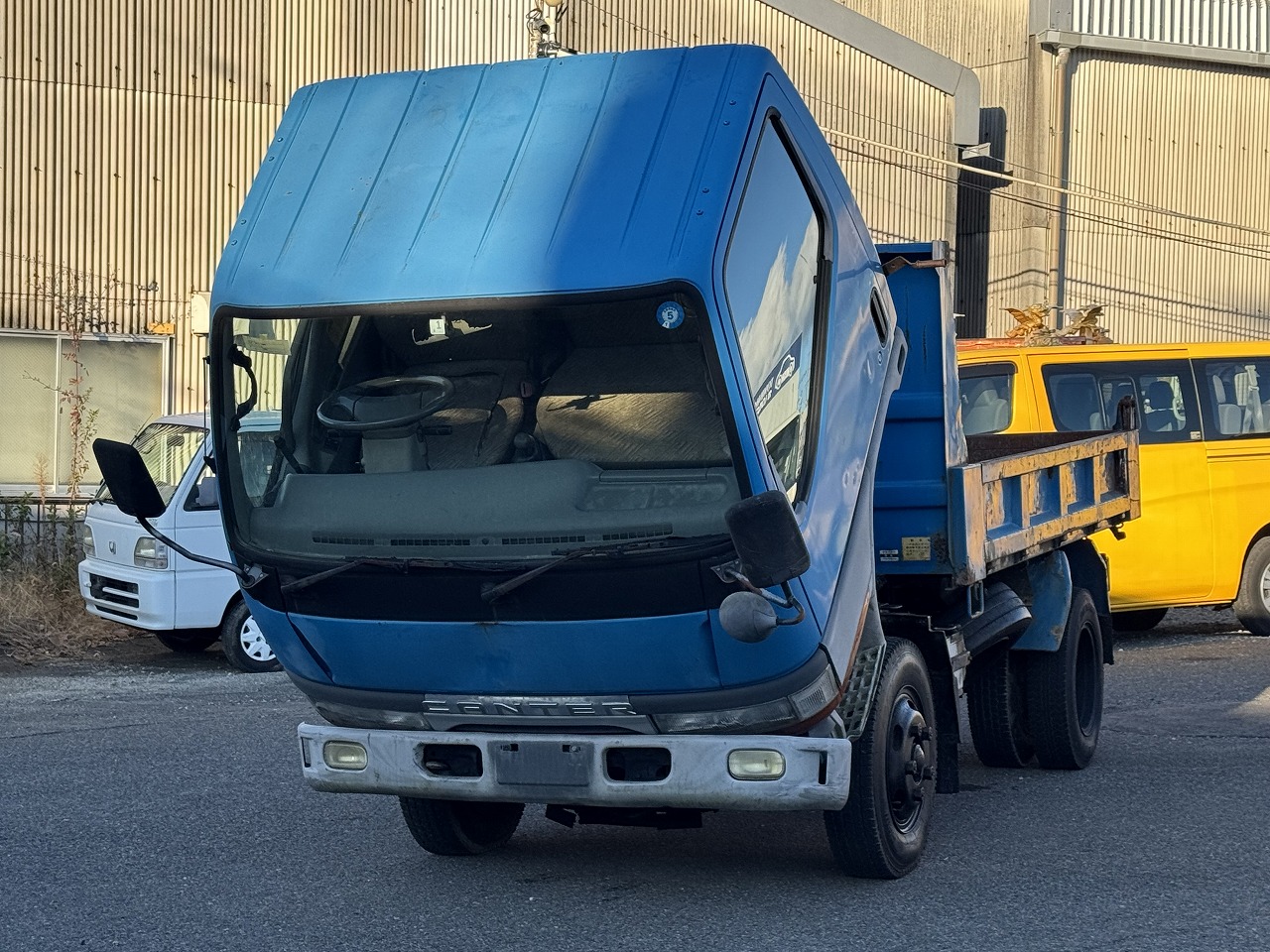 MITSUBISHI Canter
