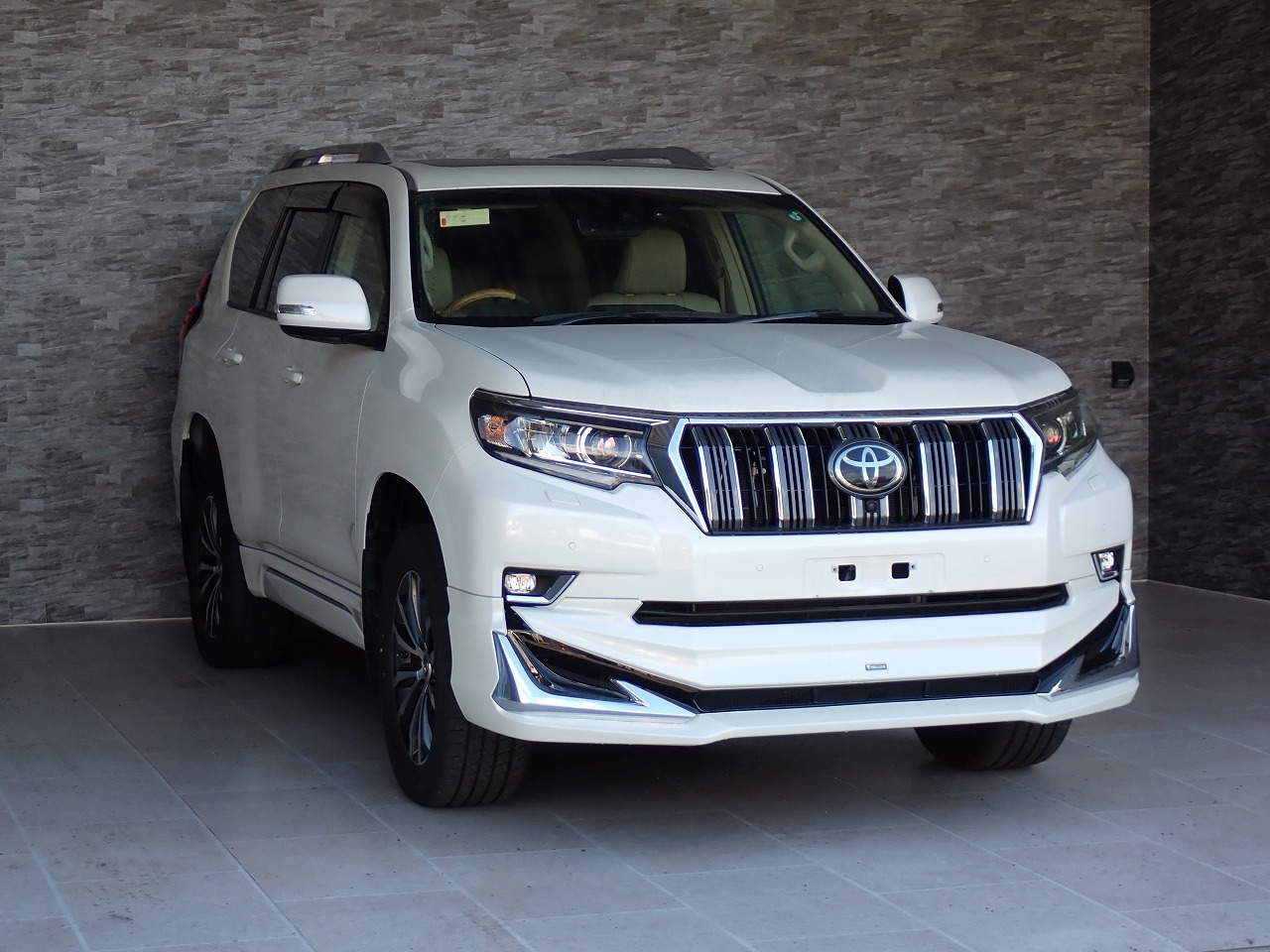 TOYOTA Land Cruiser Prado