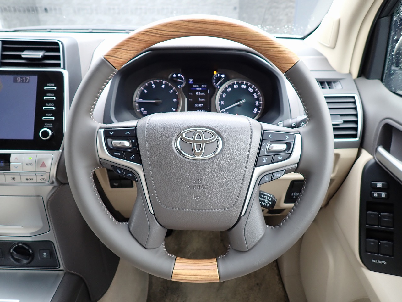 TOYOTA Land Cruiser Prado