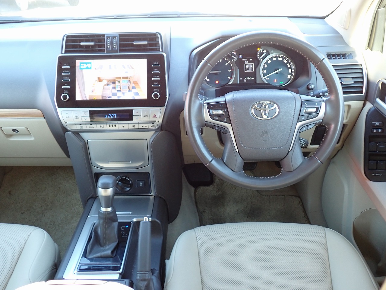TOYOTA Land Cruiser Prado