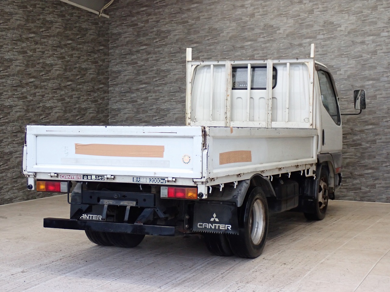 MITSUBISHI Canter