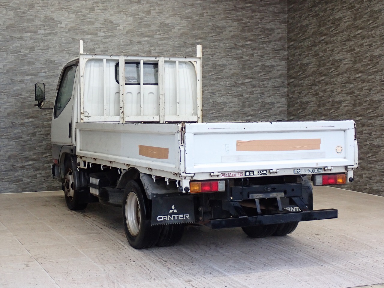 MITSUBISHI Canter