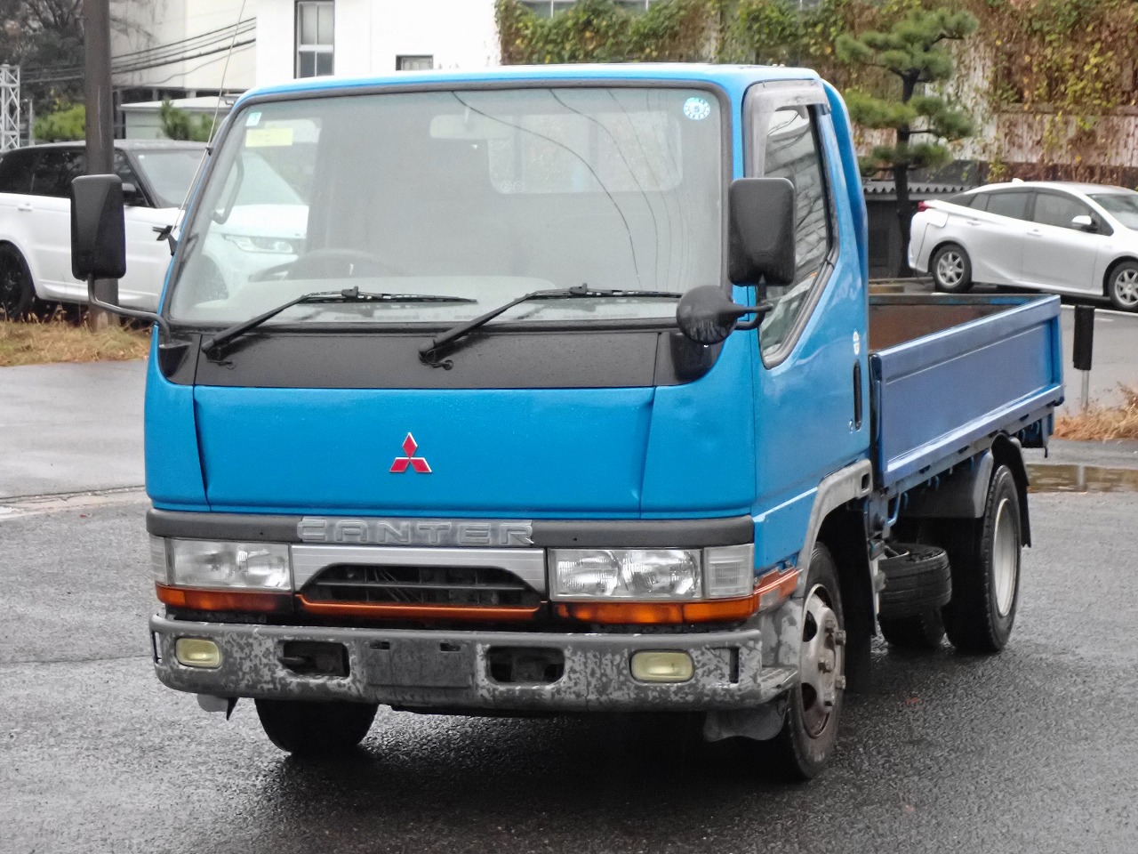 MITSUBISHI Canter