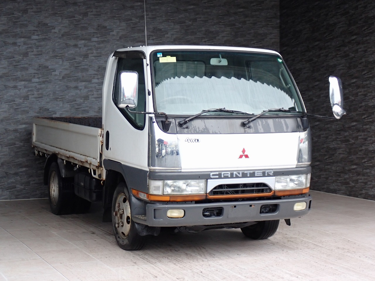 MITSUBISHI Canter