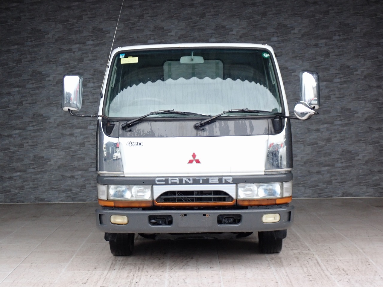 MITSUBISHI Canter
