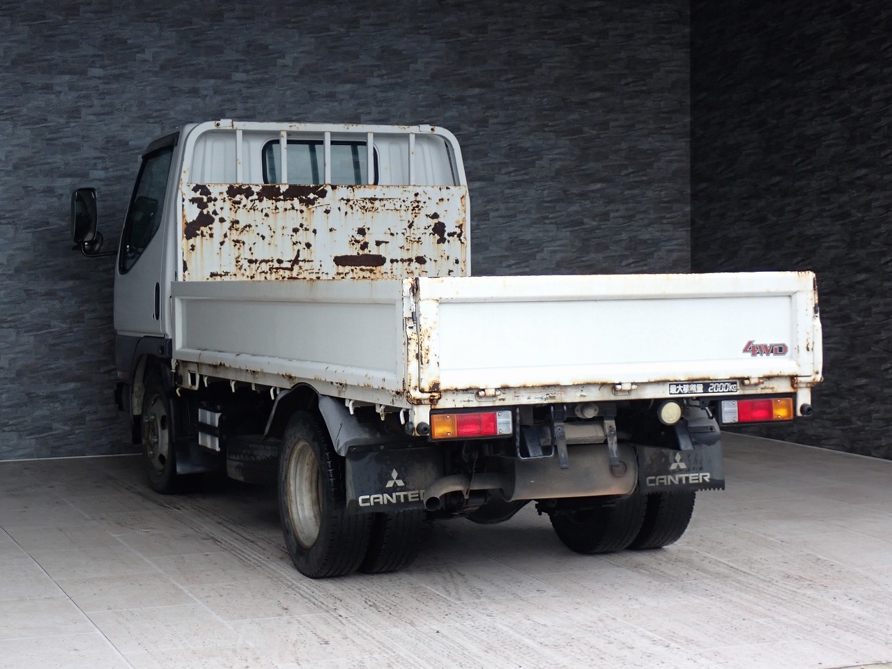 MITSUBISHI Canter