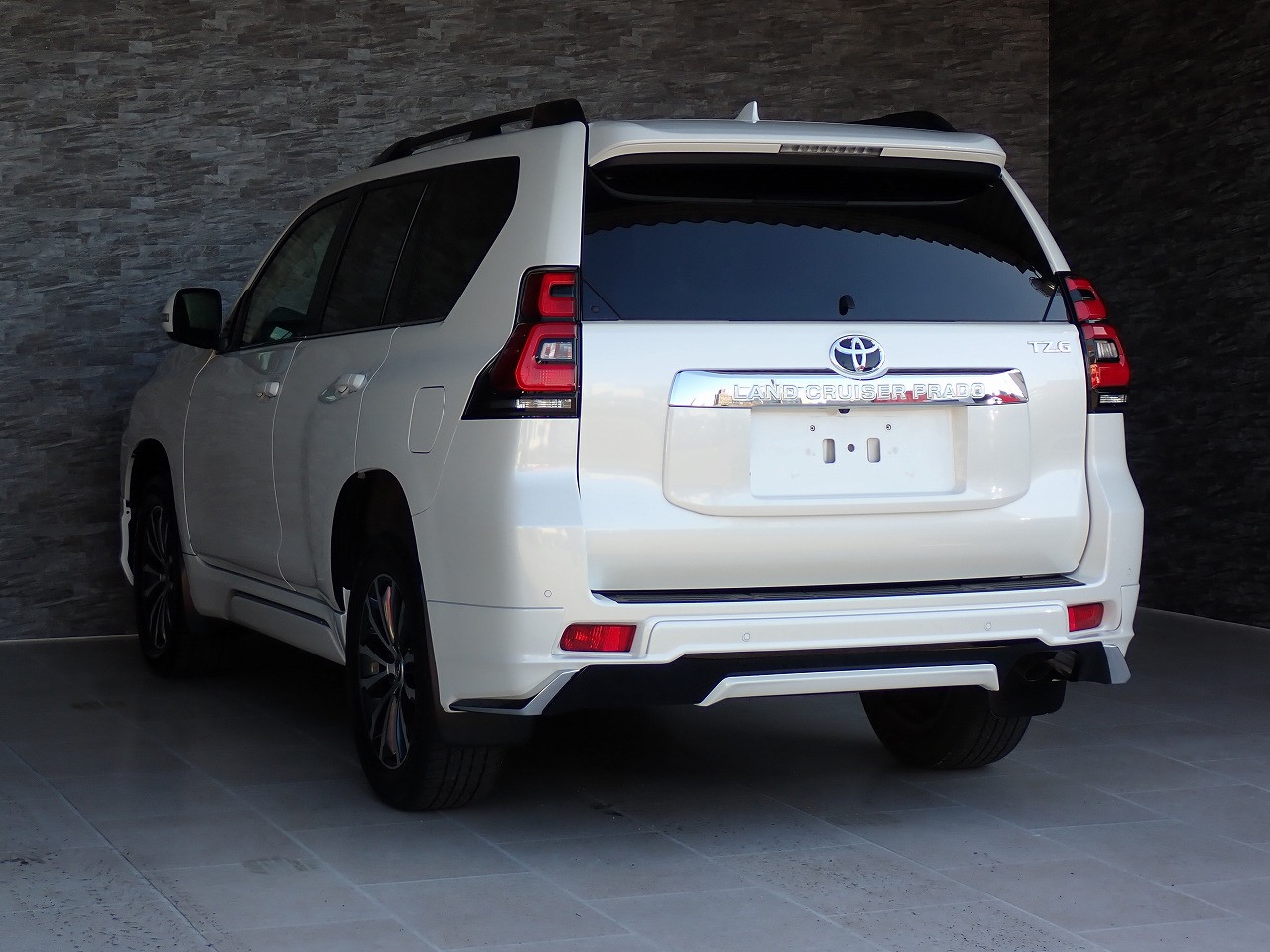 TOYOTA Land Cruiser Prado