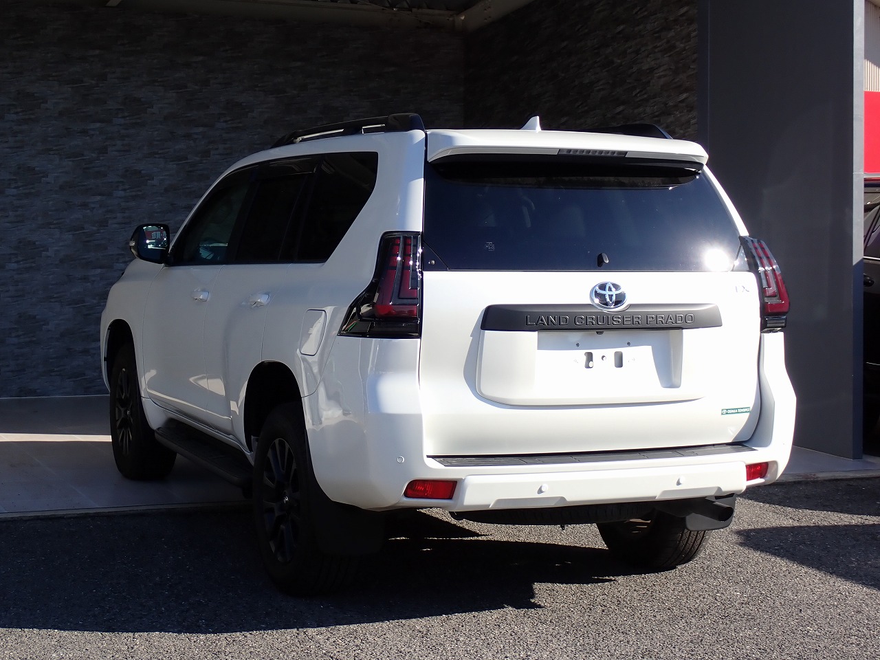 TOYOTA Land Cruiser Prado