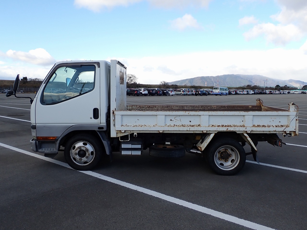 MITSUBISHI Canter