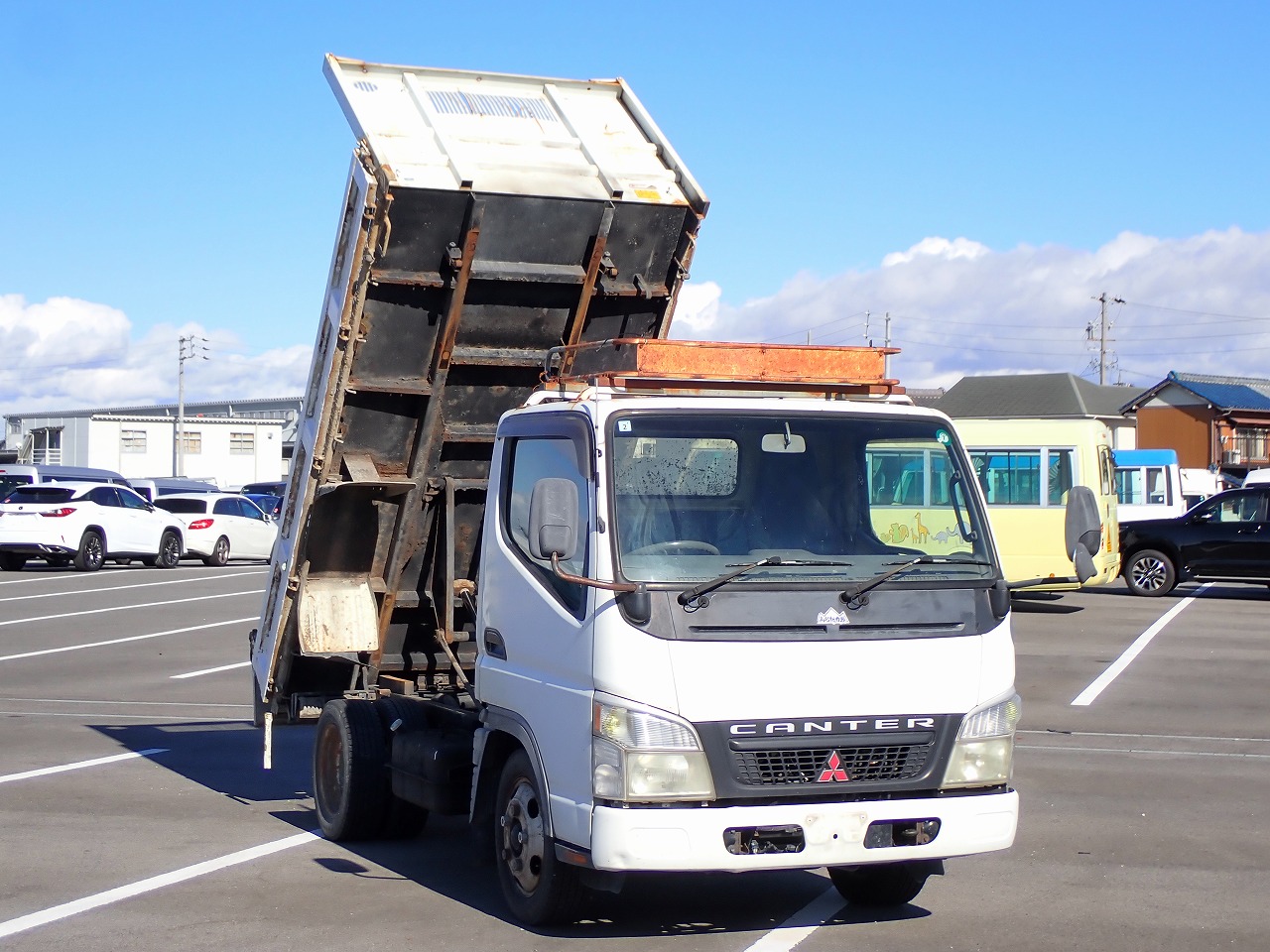 MITSUBISHI Canter