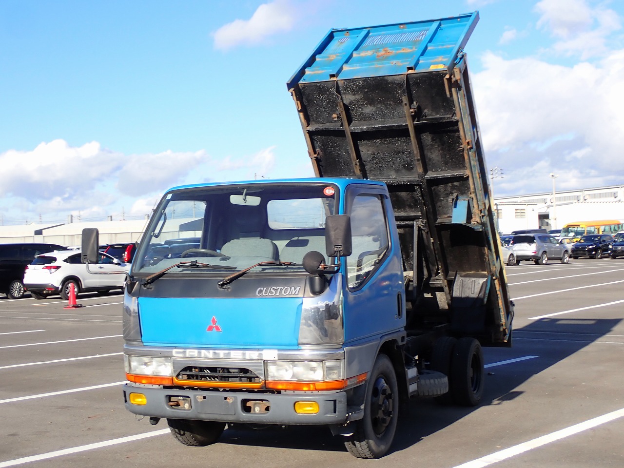 MITSUBISHI Canter