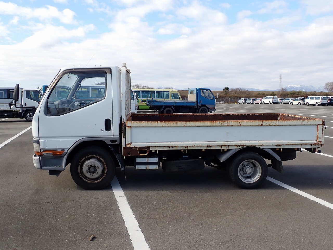 MITSUBISHI Canter