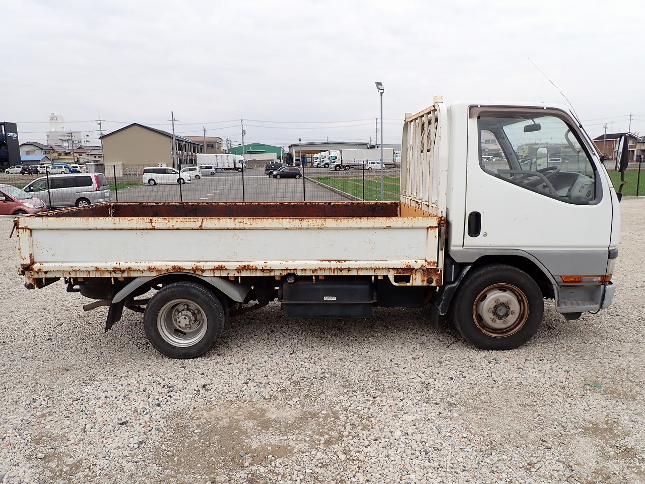 MITSUBISHI Canter