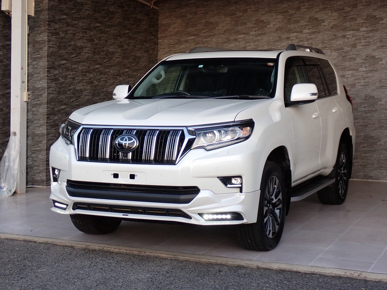 TOYOTA Land Cruiser Prado