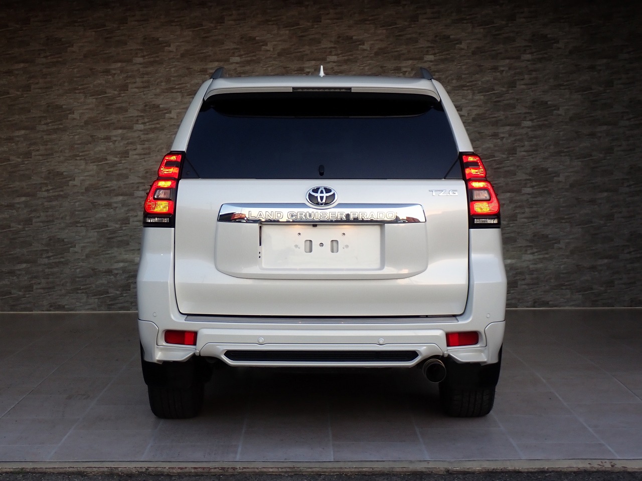 TOYOTA Land Cruiser Prado