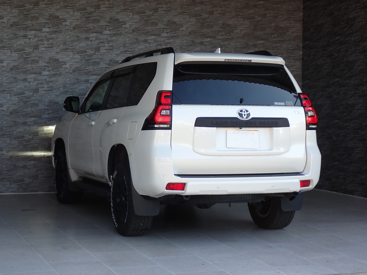 TOYOTA Land Cruiser Prado