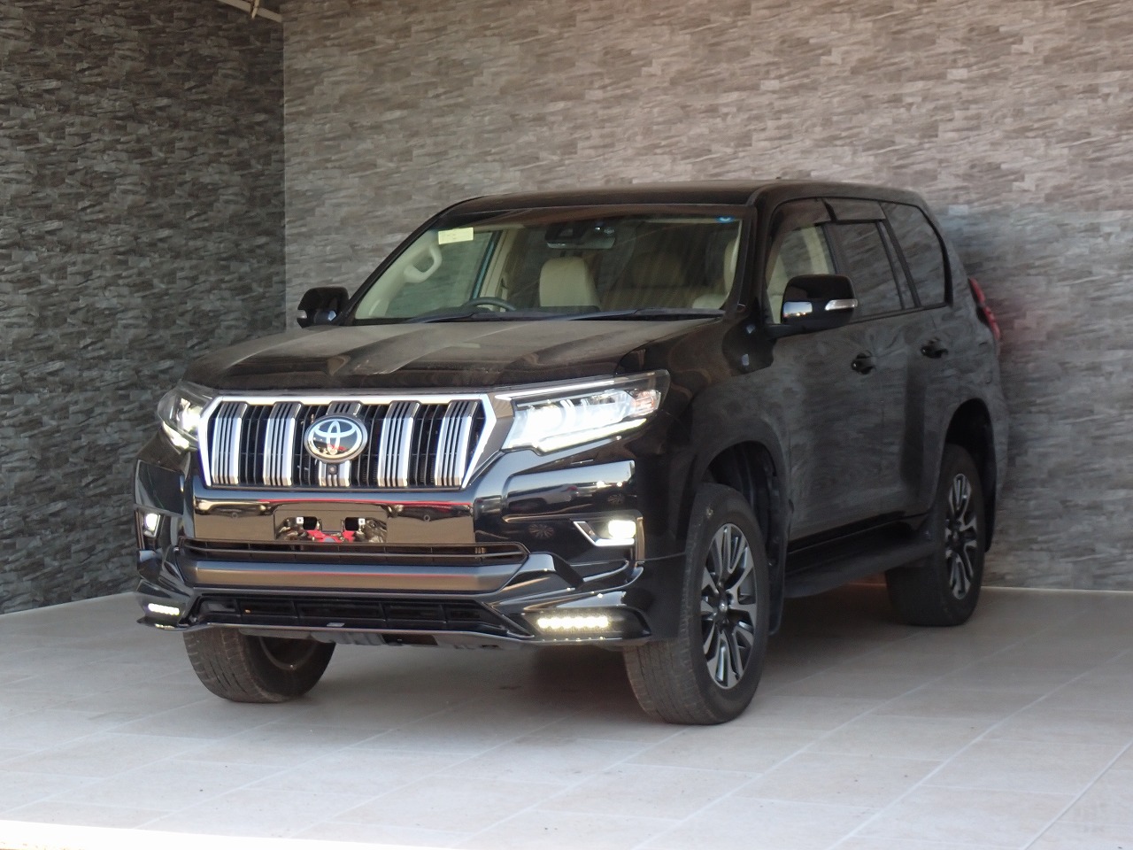 TOYOTA Land Cruiser Prado
