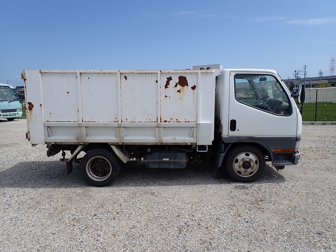 MITSUBISHI Canter
