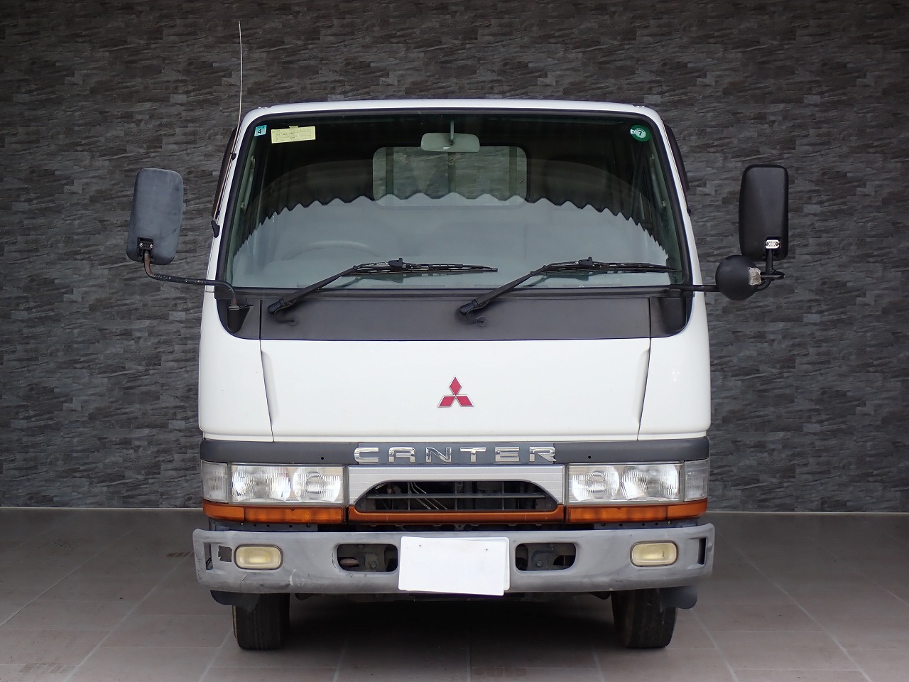 MITSUBISHI Canter