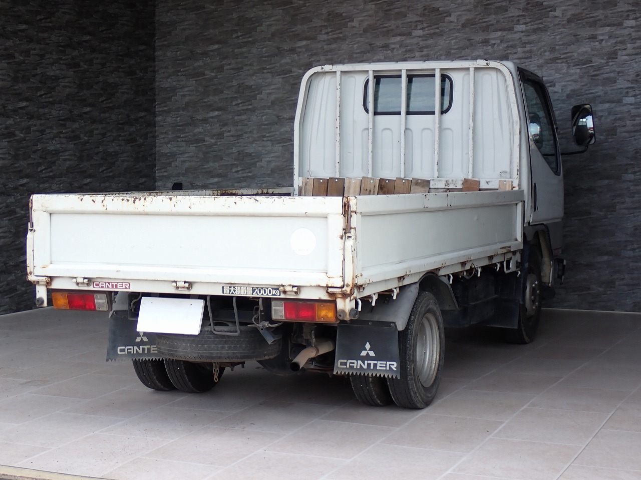 MITSUBISHI Canter