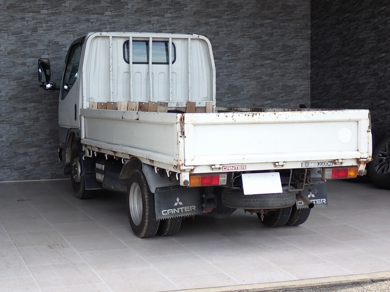MITSUBISHI Canter