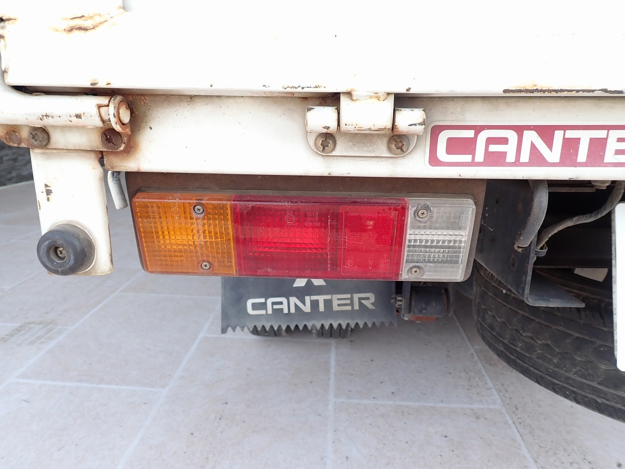 MITSUBISHI Canter