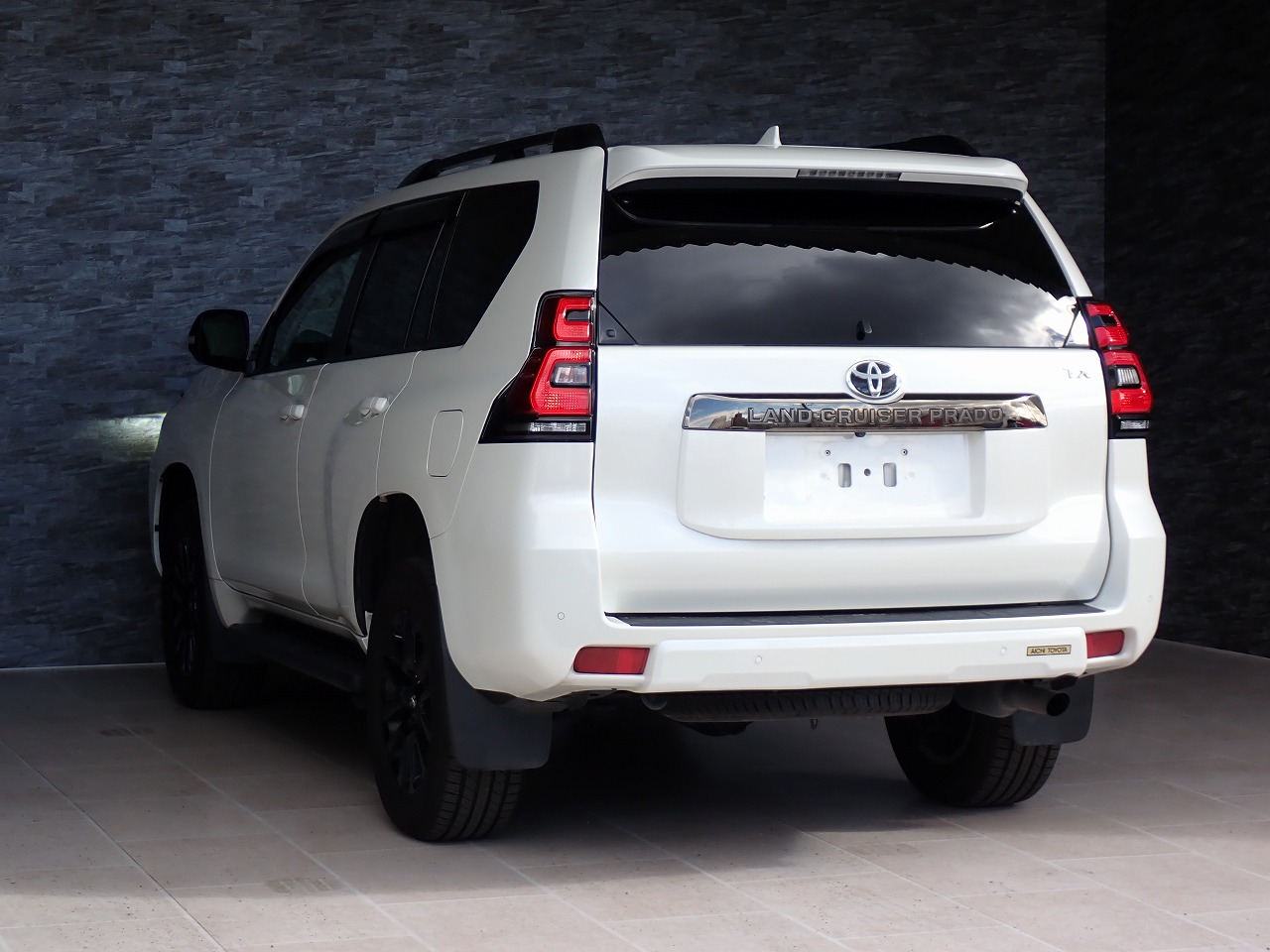 TOYOTA Land Cruiser Prado