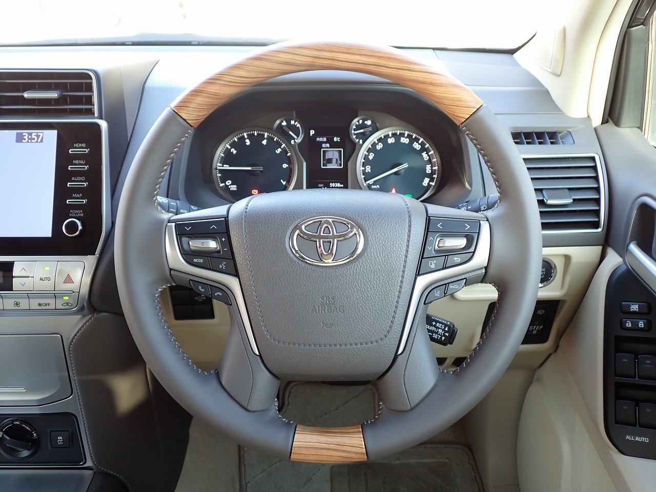 TOYOTA Land Cruiser Prado