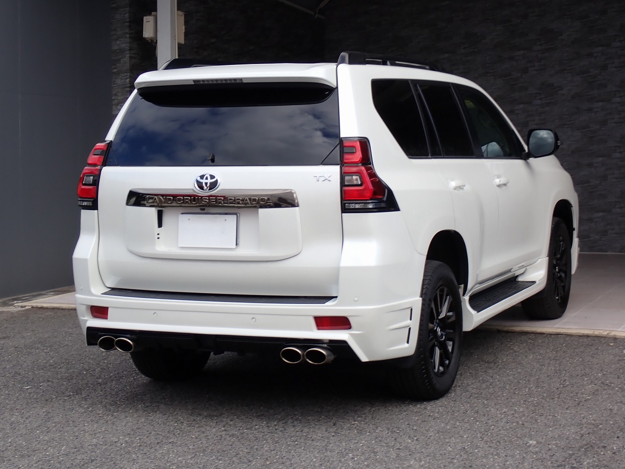 TOYOTA Land Cruiser Prado