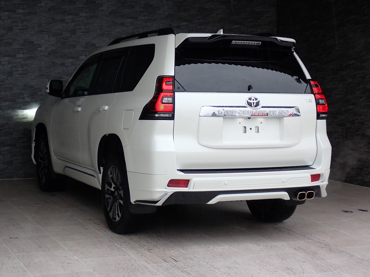 TOYOTA Land Cruiser Prado