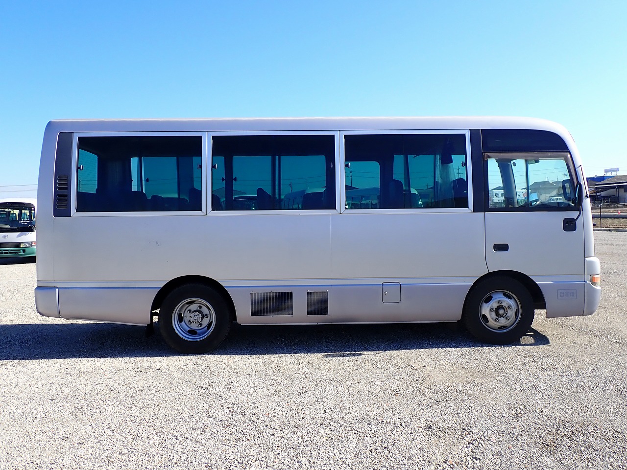NISSAN Civilian Bus