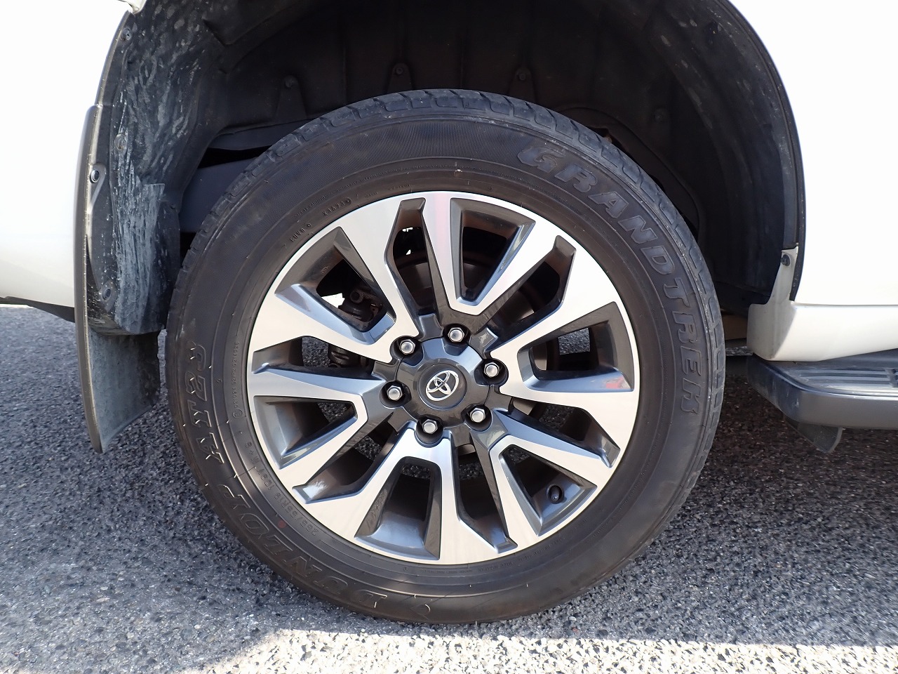 TOYOTA Land Cruiser Prado