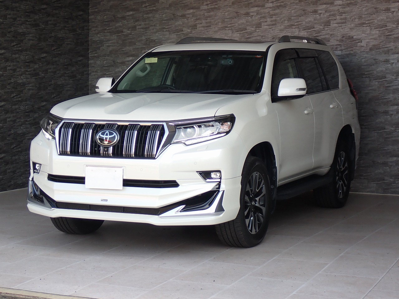 TOYOTA Land Cruiser Prado