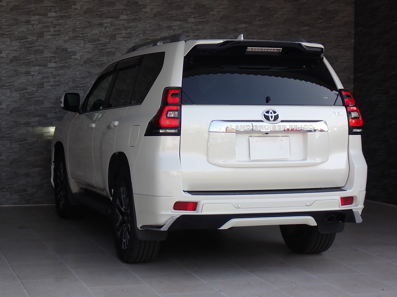 TOYOTA Land Cruiser Prado