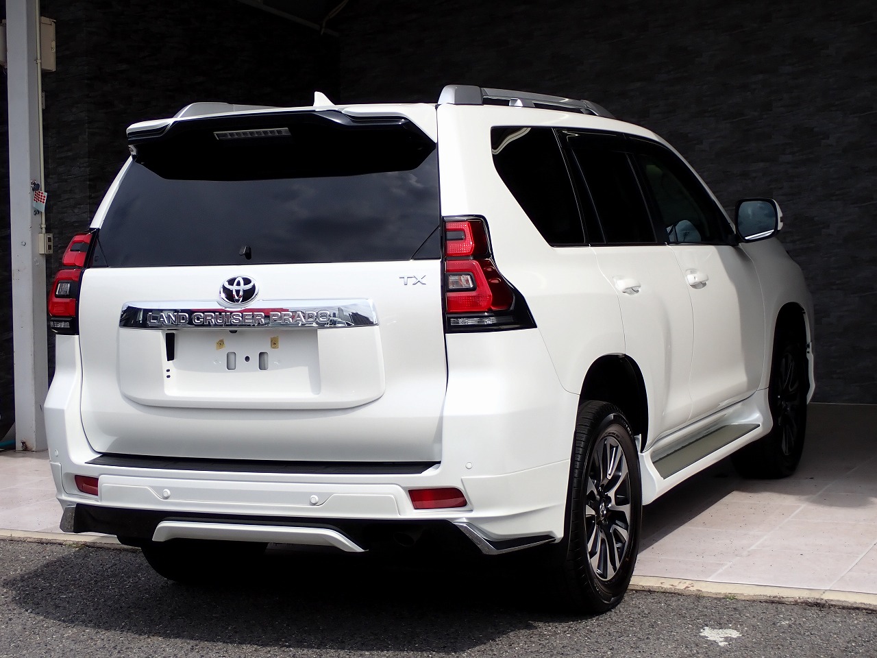 TOYOTA Land Cruiser Prado