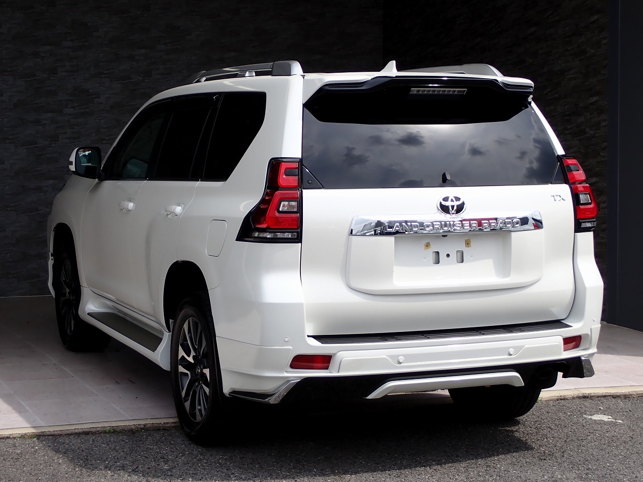 TOYOTA Land Cruiser Prado