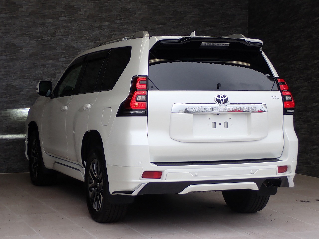 TOYOTA Land Cruiser Prado